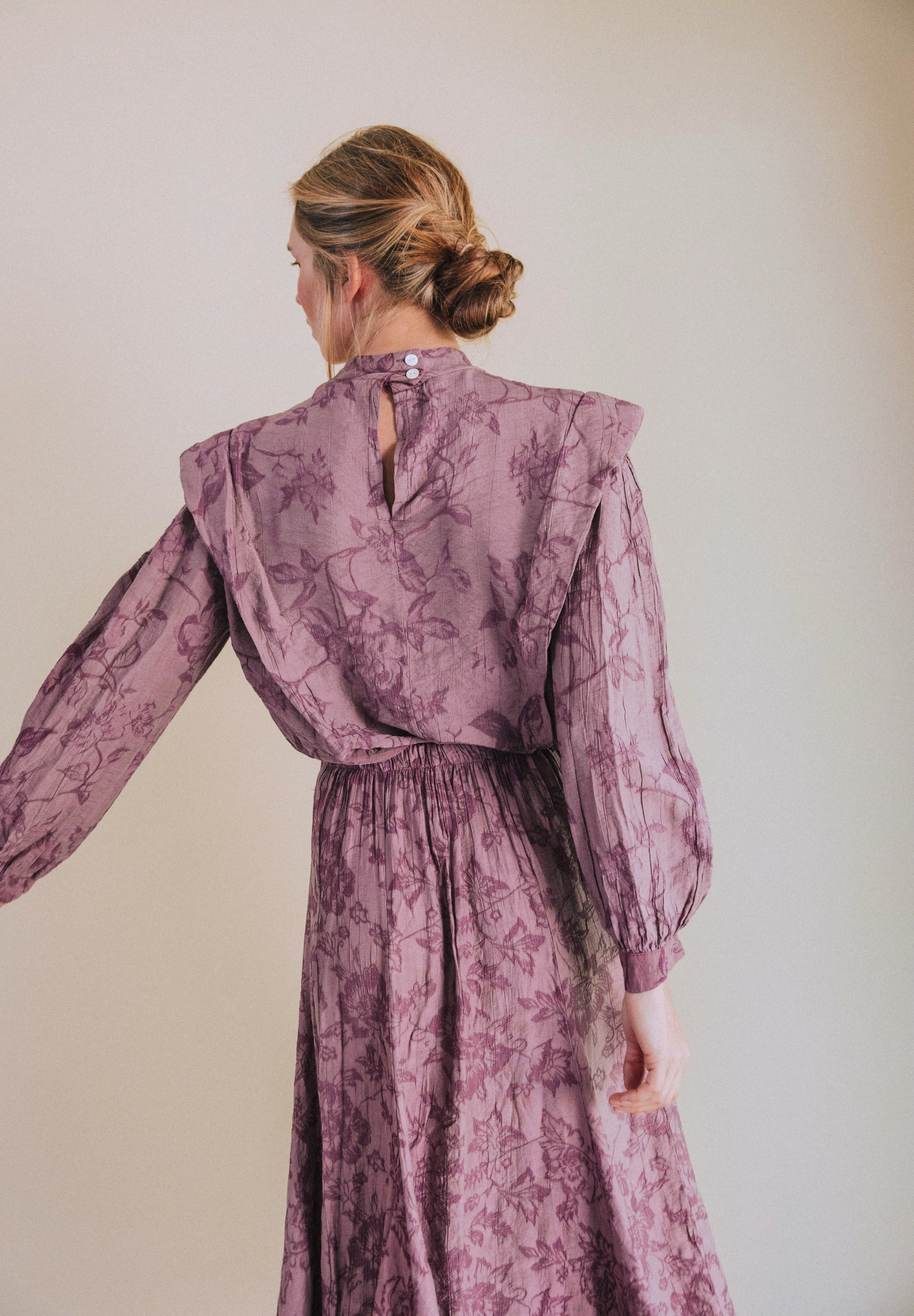 Blusa bordada púrpura Árdea