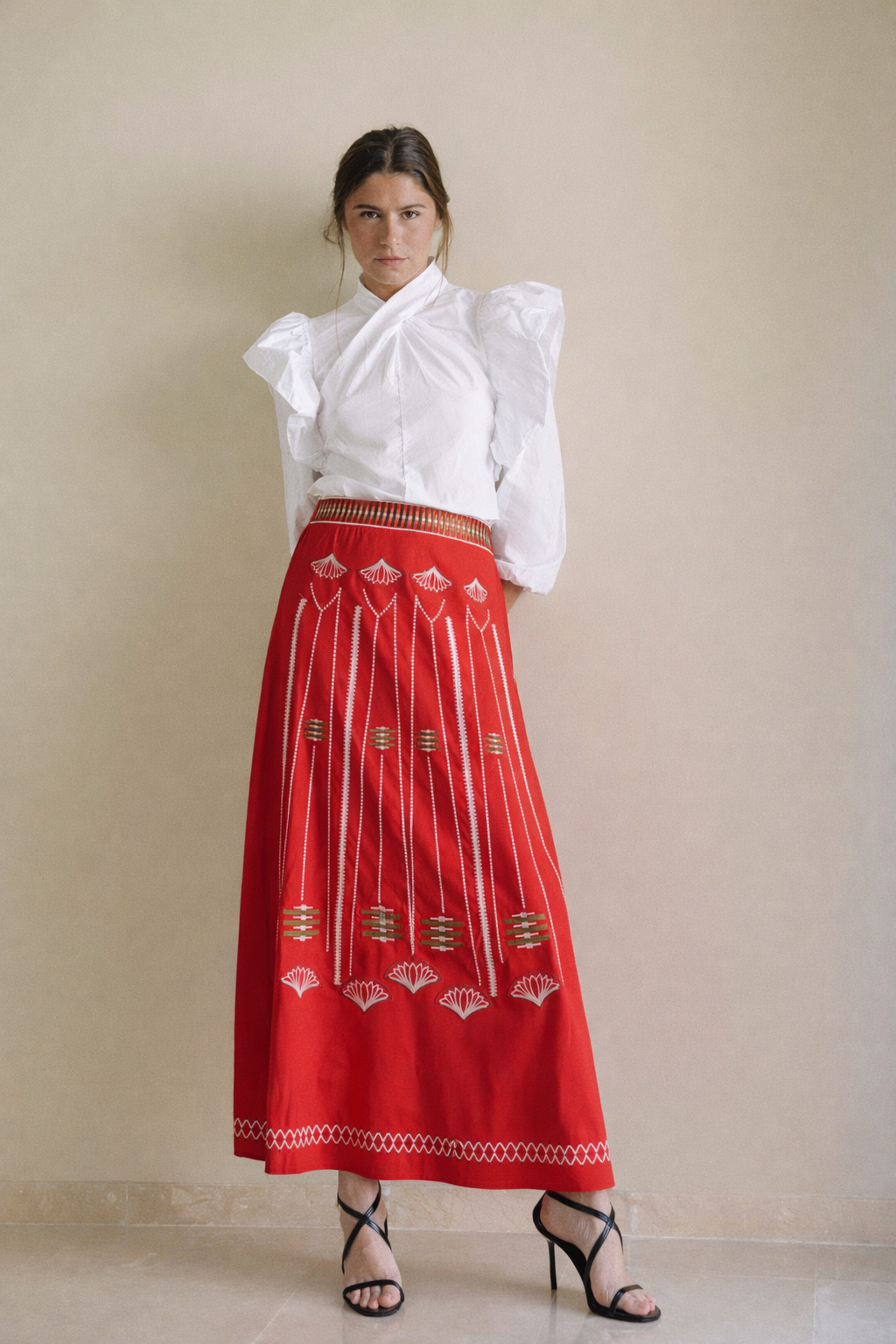 Falda midi bordada Relvin