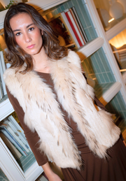 Chaleco pelo blanco premium Variel