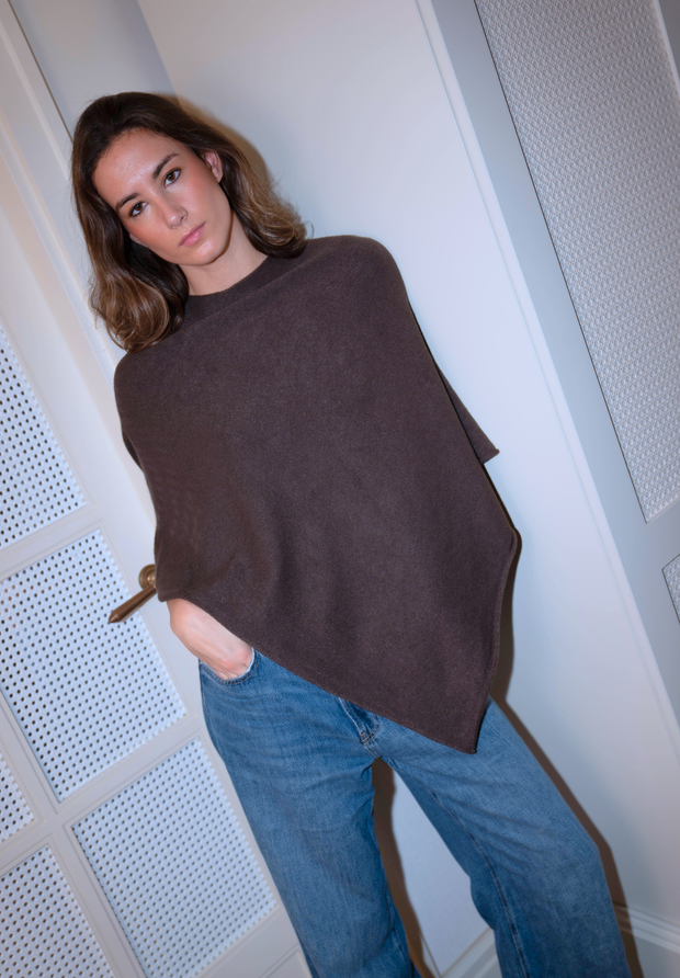 Poncho punto chocolate Evani