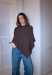 Poncho punto chocolate Evani