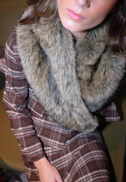 Cuello pardo efecto pelo