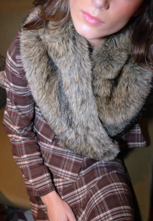 Cuello pardo efecto pelo