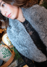 Cuello gris efecto pelo