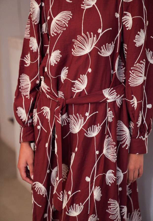 Vestido midi bordado Solen