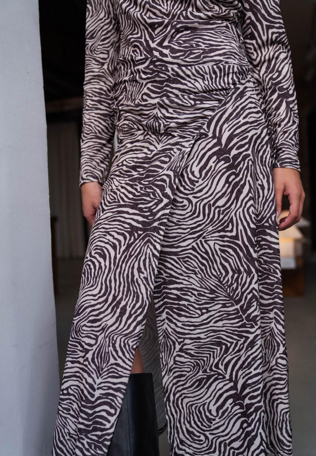 Vestido midi cebra Ravik