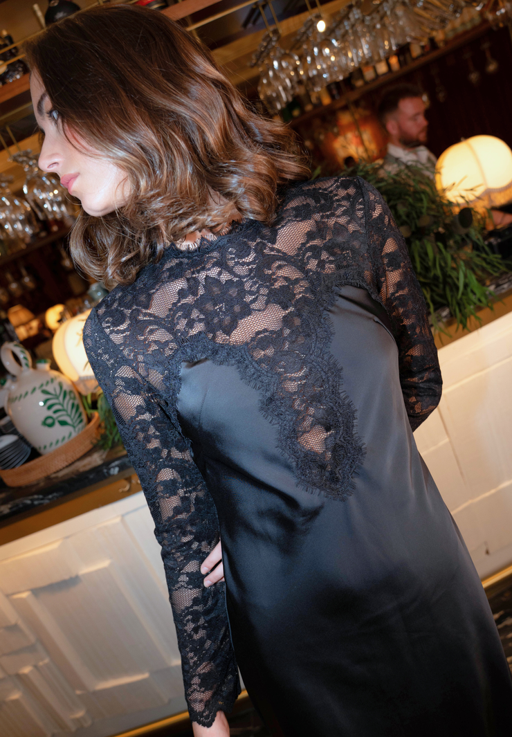 Vestido encaje negro Zaria