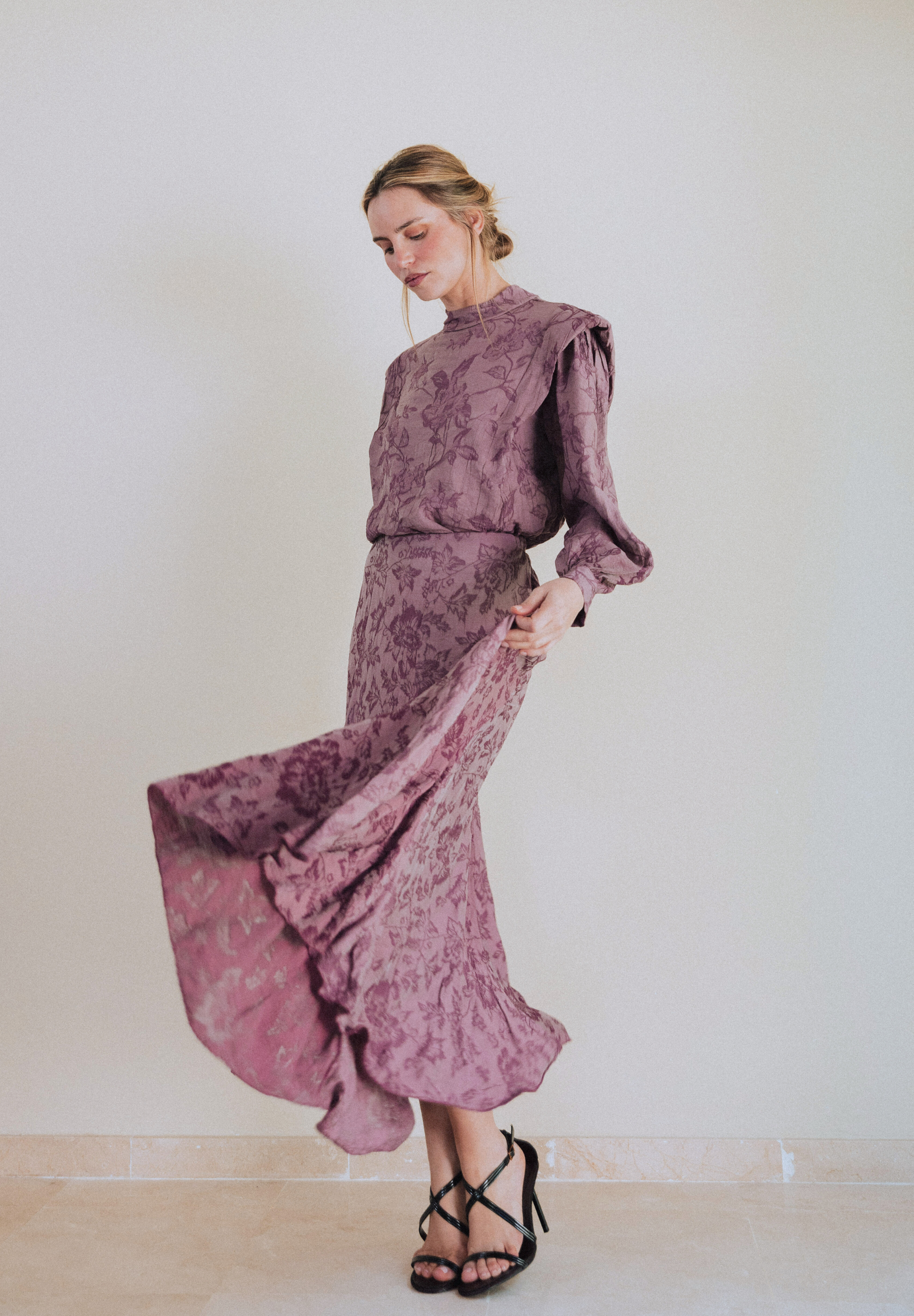 Falda bordada púrpura Árdea