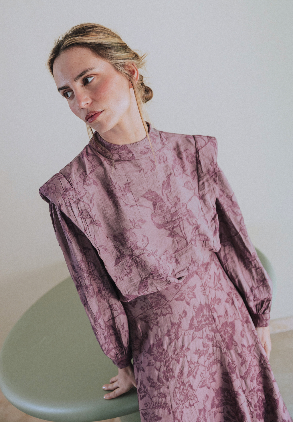 Blusa bordada púrpura Árdea