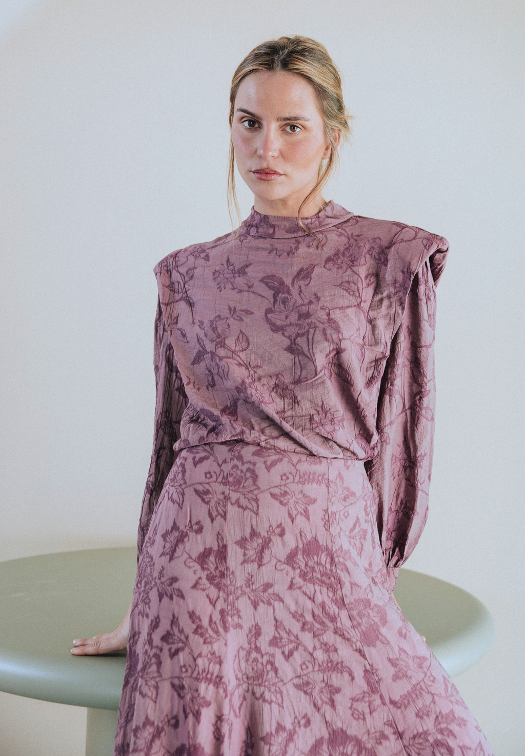 Blusa bordada púrpura Árdea