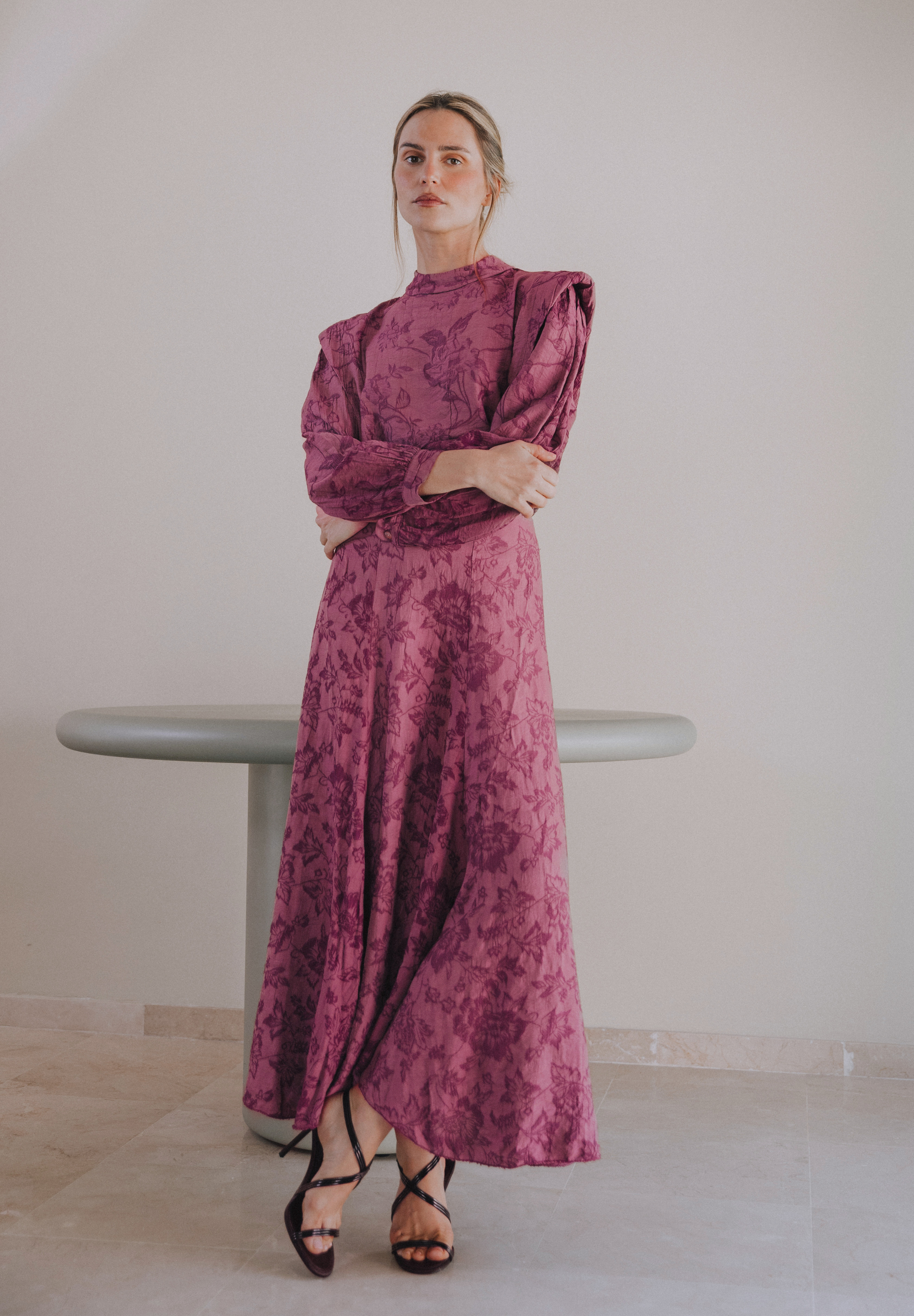 Blusa bordada magenta Árdea