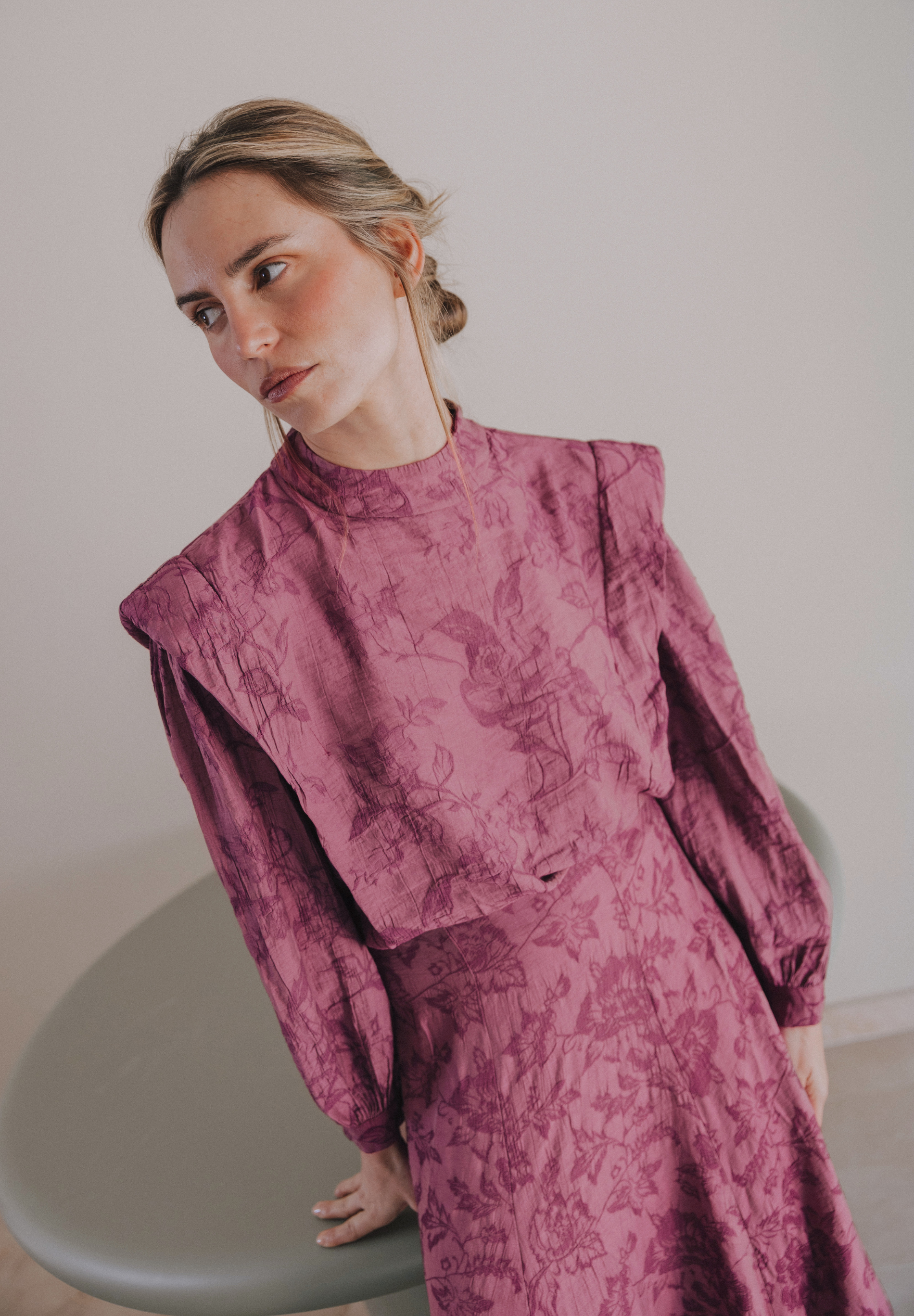 Falda bordada magenta Árdea