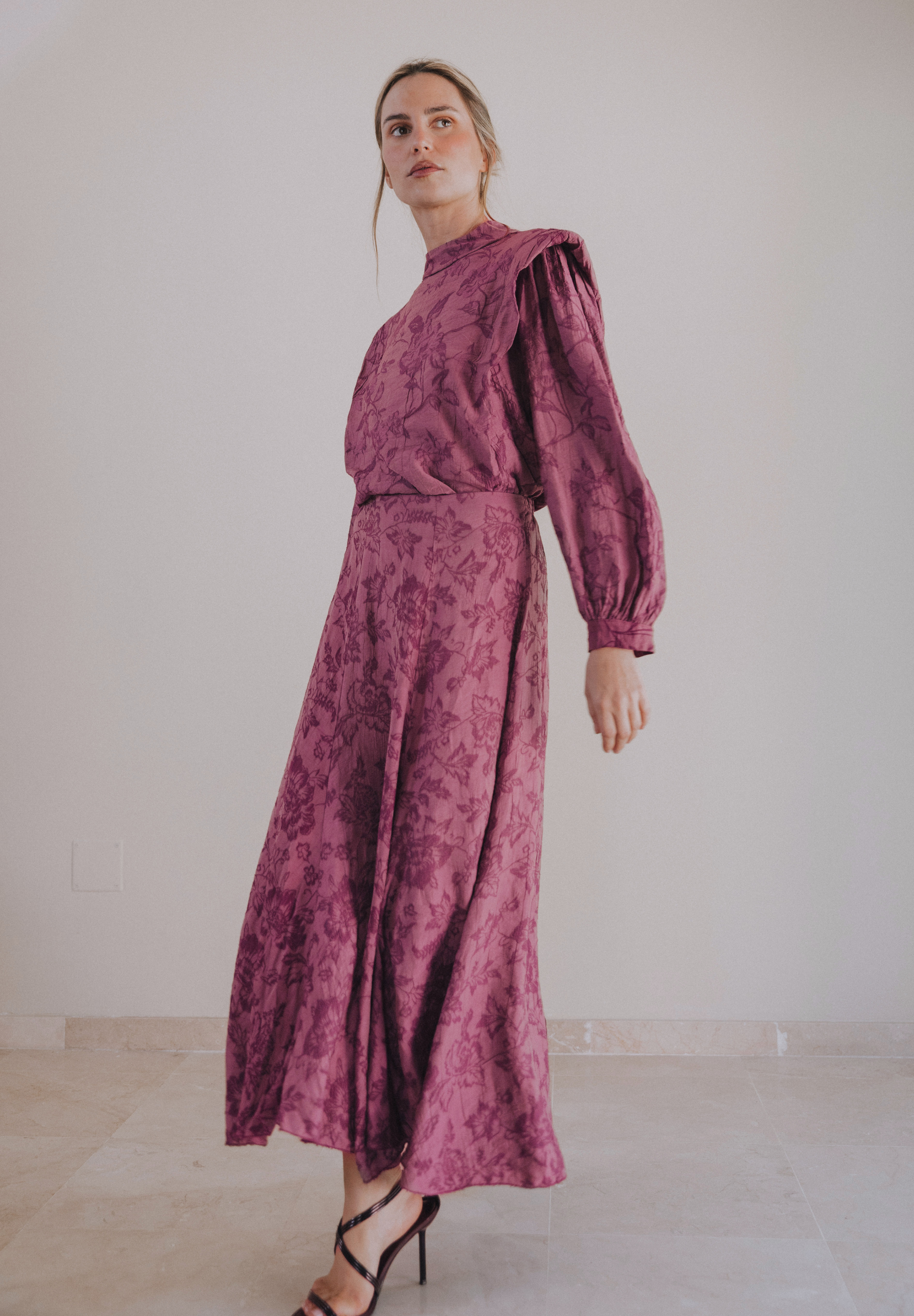 Blusa bordada magenta Árdea