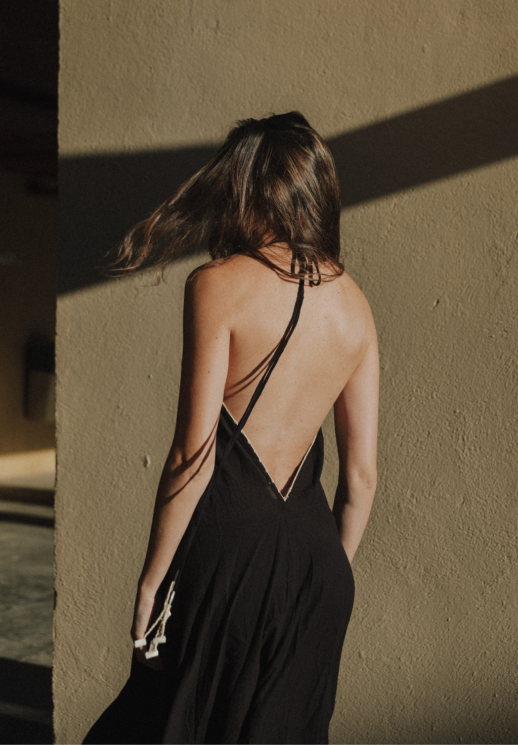 Vestido negro bordado Sol