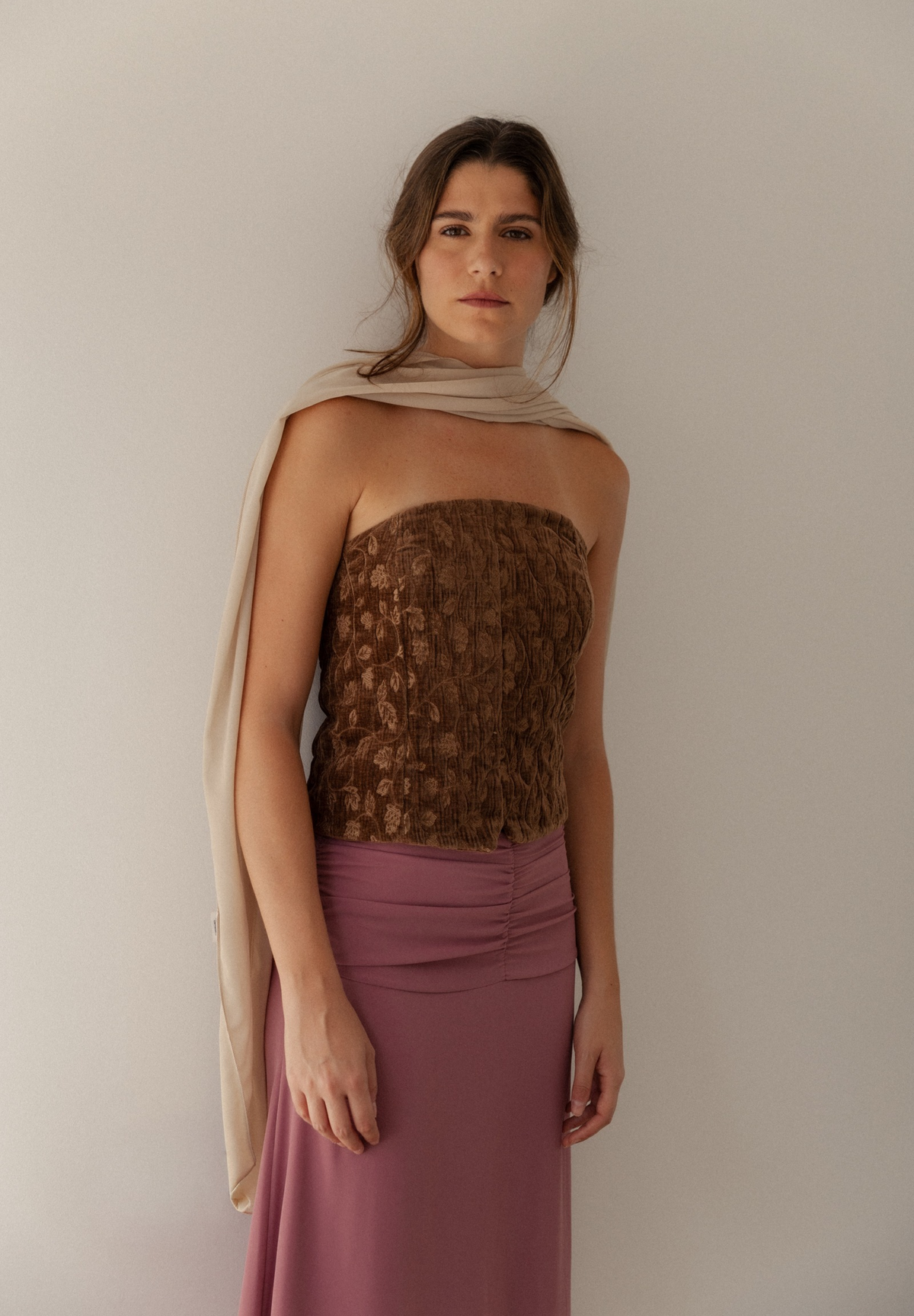 Falda midi rosa Elyne