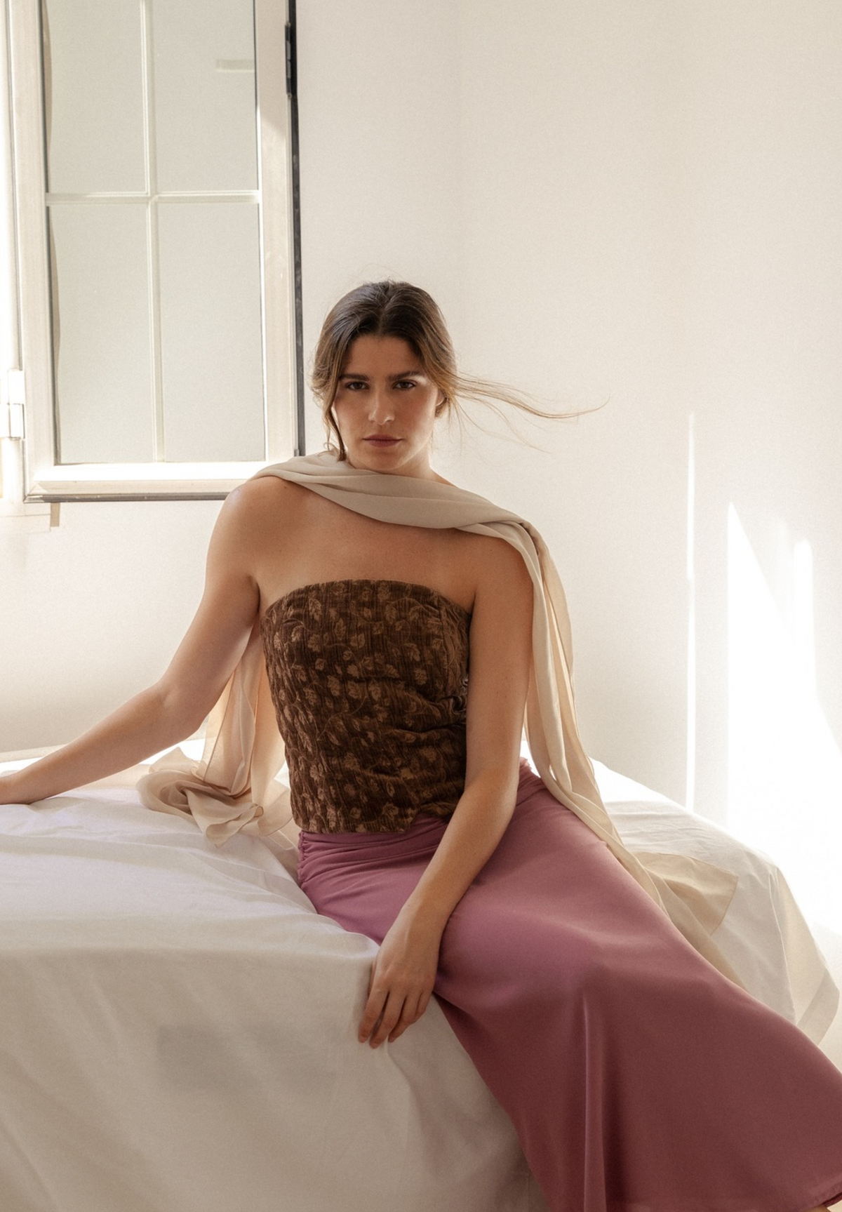 Falda midi rosa Elyne
